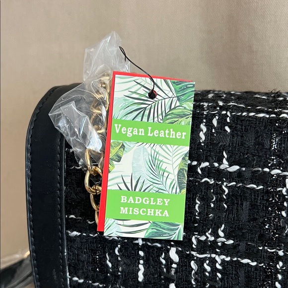 Badgley Mischka Black Tweed Crossbody Bag Gold Chain NWT MSRP $129 - Picture 4 of 8